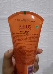 Lotus Herbals Safe Sun Matte Gel SPF 50