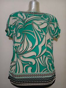 🎄Buy 1, Get 1 Free🎁Size M/ L Patterned Top