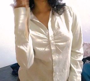 Woman fitted shirt