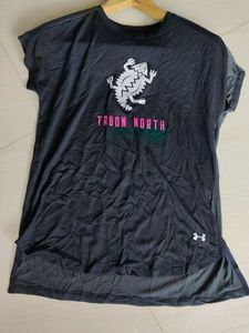Black Gray 🖤 🩶 Under Armour Sports Tshirt