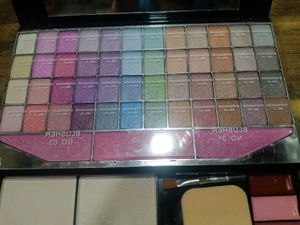 Make up kit