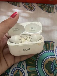 Boat Airdopes With Charging Case