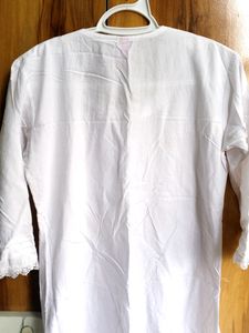 🤍💗A Pretty White Kurta With Pant Set