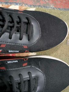 Bruton Black Sneakers