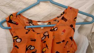 Candie’s sleeveless top