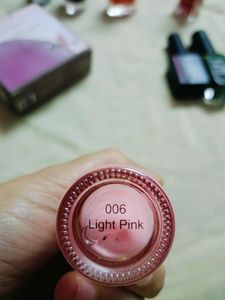 NEW 2 Beautiful Colours Nails Polish