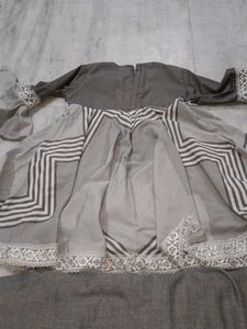 High&#39; Quality American Crepe Material Dress