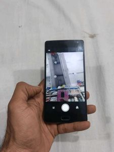 One Plus 2 Mobile Good Working Condition Me He