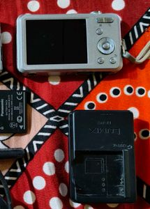 Panasonic Lumix DMC FH4