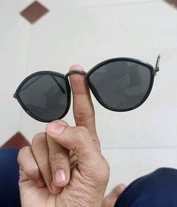 Retro Black Sunglasses