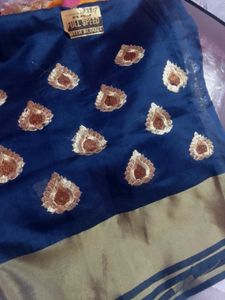 Floral Thumbs Up Saree with Blouse
