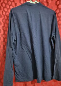 2 Sweatshirts.