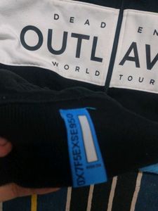 Outlaws world tour hoodie M size