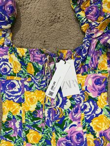 Puff sleeve deep neck Zara Floral Mini Dress