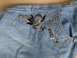 Jeans For Women Waist Size 32 and Length is 40