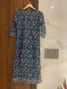Beautiful Blue Indu Bindu Printed Kurta