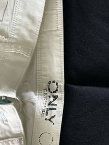 Only Chic Off White Slim Fit Stretchable Jeans