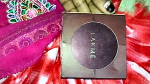 Lakme Compact