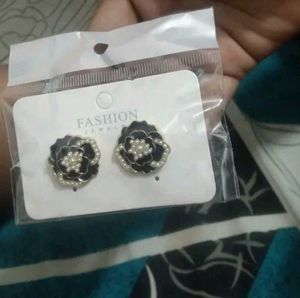 Elegant Flower Stud Earrings