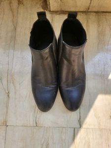 Black Chelsea Boots