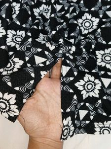 Classy Black Crop Top 🖤 New Unused