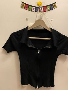 Black Zipper Top 🤗