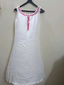 White Sleeveless Kurta