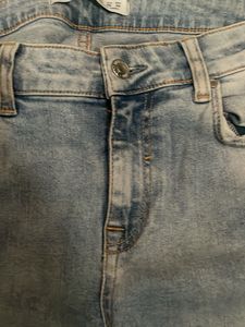 Zara Ripped Jeans 👖