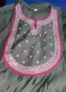 Elegant Green Embroidered Kurta