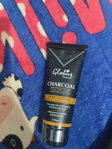 Globus Naturals Charcoal Peel-Off Mask