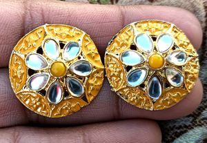 Yellow Neckline With Earring