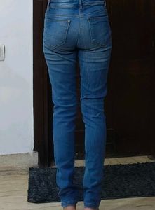 Navy Blue Fitted Jeans With Faded Style