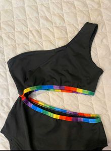 Chic One-Shoulder Swimsuit