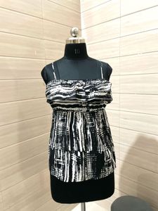 Pintresty 🌸Melissa Chic Black &amp; White Top