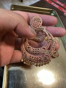 Earrings pink