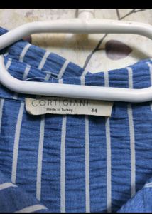 Good Looking Blue &amp; White 🤍 Combination Top