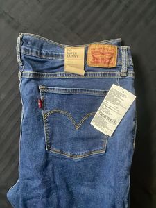 Levi&#39;s 710 Super Skinny Jeans