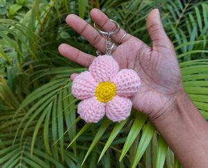 Daisy Puff Crochet Keychain