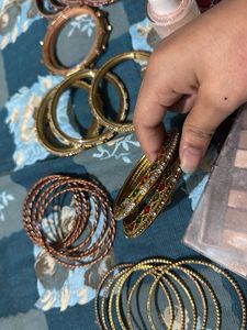 Cosmetic Kit  With Set Of 8 Designs Bangles