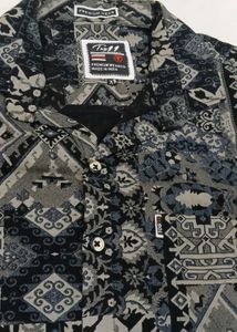 Patterned Men&#39;s Shirt XL