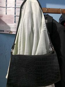 Chic Black Croc Embossed Bag