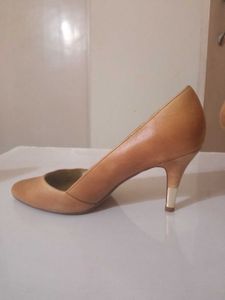 Aldo Solid Tan Pumps/heels