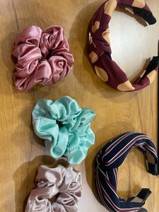 HAIR BANDS AND RUBBER BAND