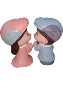 Girlfriend Boyfriend Kissing Hanging Leg Showpiece