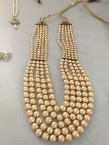 Elegant Faux Pearl Statement Necklace