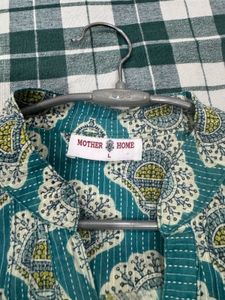 Patterned Women&#39;s Top