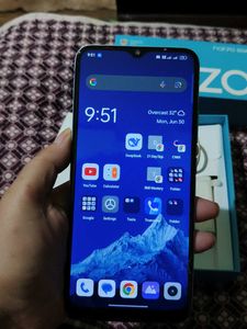 Realme Nazro 50A