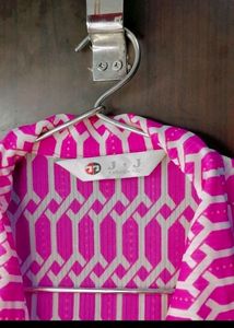 Amazing Magenta Zip Top💕