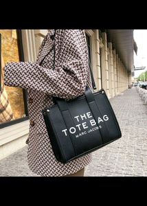 Marc Jacobs HANDBAGS