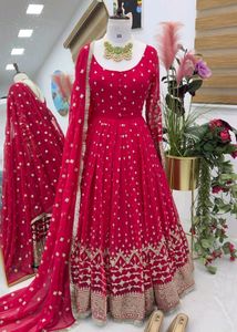 🆕️🆕️FOX GEORGETTE RED GOWN WITH DUPATTA